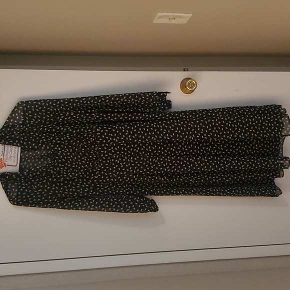 Black Patterned Sheer with attached slip - Picture 1 of 5